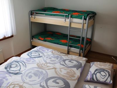 Schlafzimmer Doppelbett und Kajütenbett