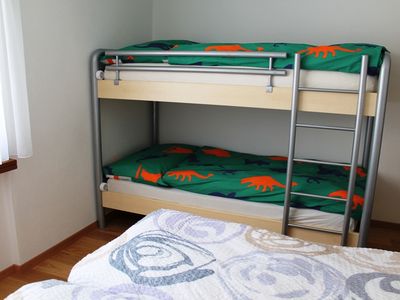 Schlafzimmer Doppelbett und Kajütenbett