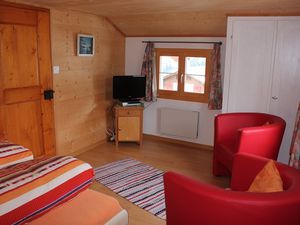 18496103-Ferienwohnung-4-Sedrun-300x225-5