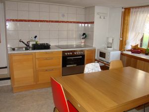 18369200-Ferienwohnung-7-Sedrun-300x225-4