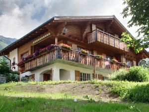 18369206-Ferienwohnung-5-Sedrun-300x225-1