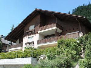 18369701-Ferienwohnung-3-Sedrun-300x225-0