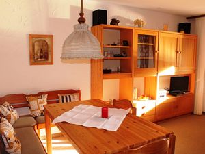 18369701-Ferienwohnung-3-Sedrun-300x225-5