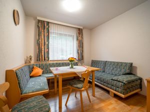 23896366-Ferienwohnung-4-See-300x225-1