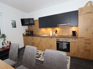 23896369-Ferienwohnung-7-See-300x225-3