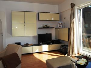 Wohnzimmer mit LED TV u. Laptop mit kostenlosem Internetzugang