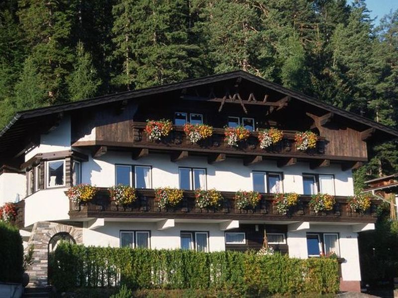 23253229-Ferienwohnung-4-Seefeld in Tirol-800x600-0