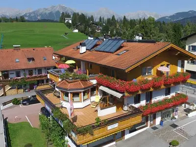 Landhaus Petri Heil Seefeld Sommer