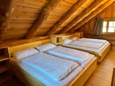 Schlafzimmer mit Doppelbetten