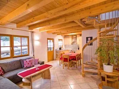 Photo, INSIDE, OUTSIDE