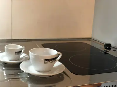 Kitchenette im Mini mit allem was man braucht