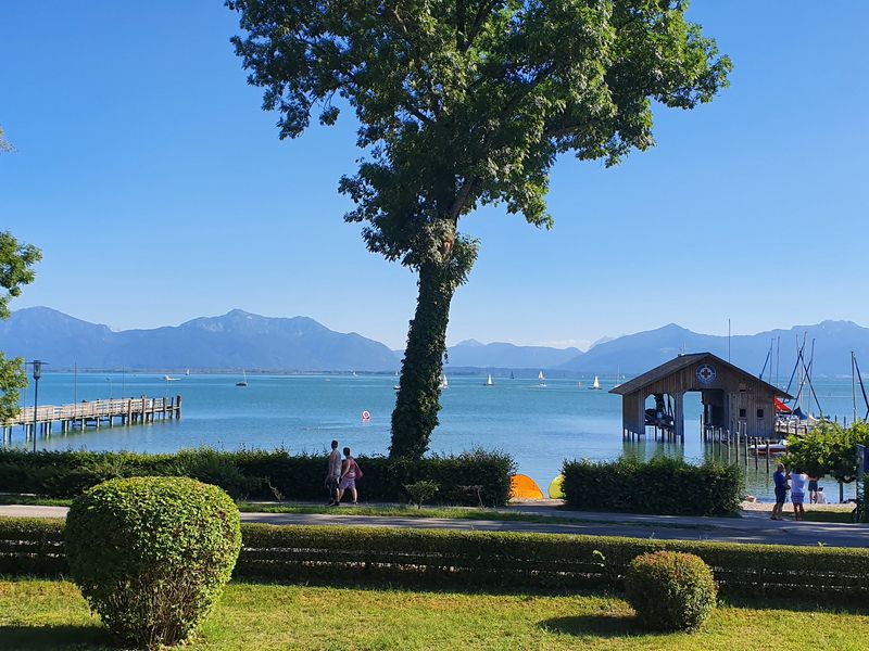 Blick vom Balkon auf den Chiemsee