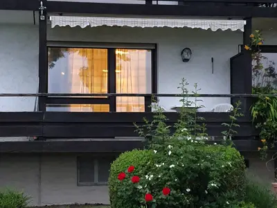 Hausansicht - Lage der Ferienwohnung
