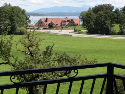 See- und Bergblick vom Balkon aus