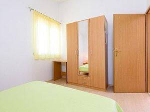 23588614-Ferienwohnung-0-Seget Donji-300x225-2