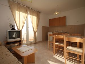 18322302-Ferienwohnung-5-Seget Donji-300x225-3