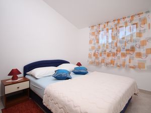 18321335-Ferienwohnung-5-Seget Donji-300x225-5