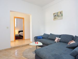 22331175-Ferienwohnung-6-Seget Donji-300x225-2