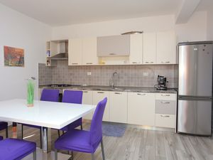 22331269-Ferienwohnung-8-Seget Donji-300x225-5