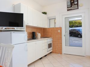 22790217-Ferienwohnung-4-Seget Donji-300x225-3