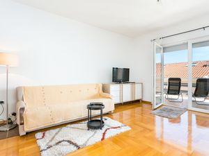 23669716-Ferienwohnung-4-Seget Donji-300x225-2