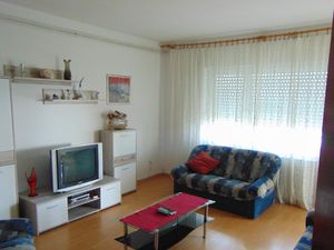 23934120-Ferienwohnung-6-Seget Donji-300x225-2