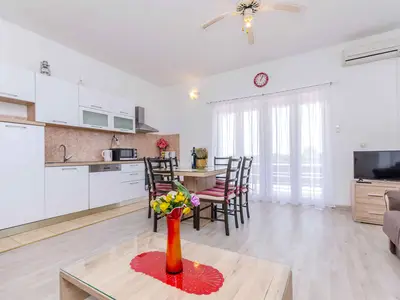 Ferienwohnung für 8 Personen (150 m²) in Seget Donji 6/10