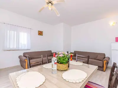 Ferienwohnung für 8 Personen (150 m²) in Seget Donji 10/10