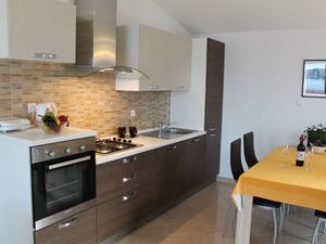 22449341-Ferienwohnung-5-Seget Gornji-300x225-3