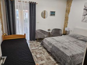 24045200-Ferienwohnung-4-Seget Gornji-300x225-3