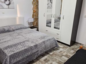 24045200-Ferienwohnung-4-Seget Gornji-300x225-4