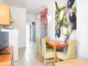 23931798-Ferienwohnung-4-Seget Vranjica-300x225-3