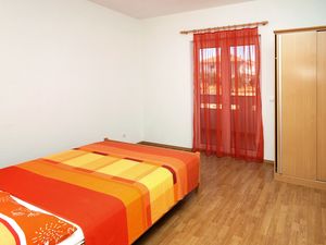 23928037-Ferienwohnung-4-Seget Vranjica-300x225-5