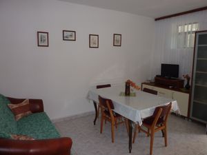 23926371-Ferienwohnung-4-Seget Vranjica-300x225-1