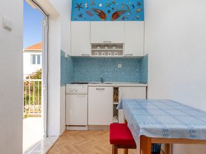 23928875-Ferienwohnung-2-Seget Vranjica-300x225-2