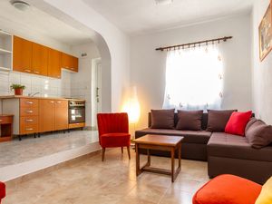 23928876-Ferienwohnung-5-Seget Vranjica-300x225-1