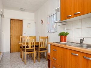 23928876-Ferienwohnung-5-Seget Vranjica-300x225-5