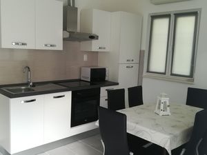 23928879-Ferienwohnung-8-Seget Vranjica-300x225-2