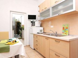 24030794-Ferienwohnung-2-Seget Vranjica-300x225-3