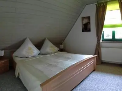 Schlafzimmer Fewo groß