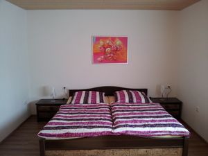 23528042-Ferienwohnung-4-Selb-300x225-4