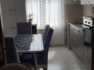 23126137-Ferienwohnung-4-Selce-300x225-3