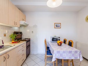 23980631-Ferienwohnung-3-Selce-300x225-2