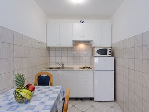 23980629-Ferienwohnung-2-Selce-300x225-1