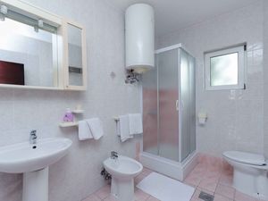 24033130-Ferienwohnung-7-Selce-300x225-4