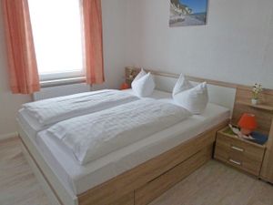 18143427-Ferienwohnung-4-Sellin (Ostseebad)-300x225-5