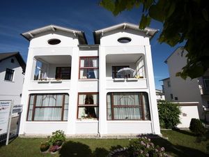 18074304-Ferienwohnung-4-Sellin (Ostseebad)-300x225-3