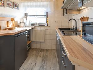 23471941-Ferienwohnung-4-Sellin (Ostseebad)-300x225-3