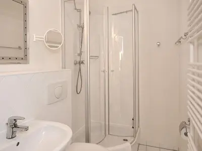 Bad/Dusche. Bad mit Dusche