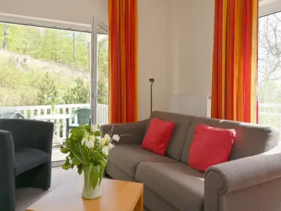 Wohnbereich. Wohnzimmer und Balkon